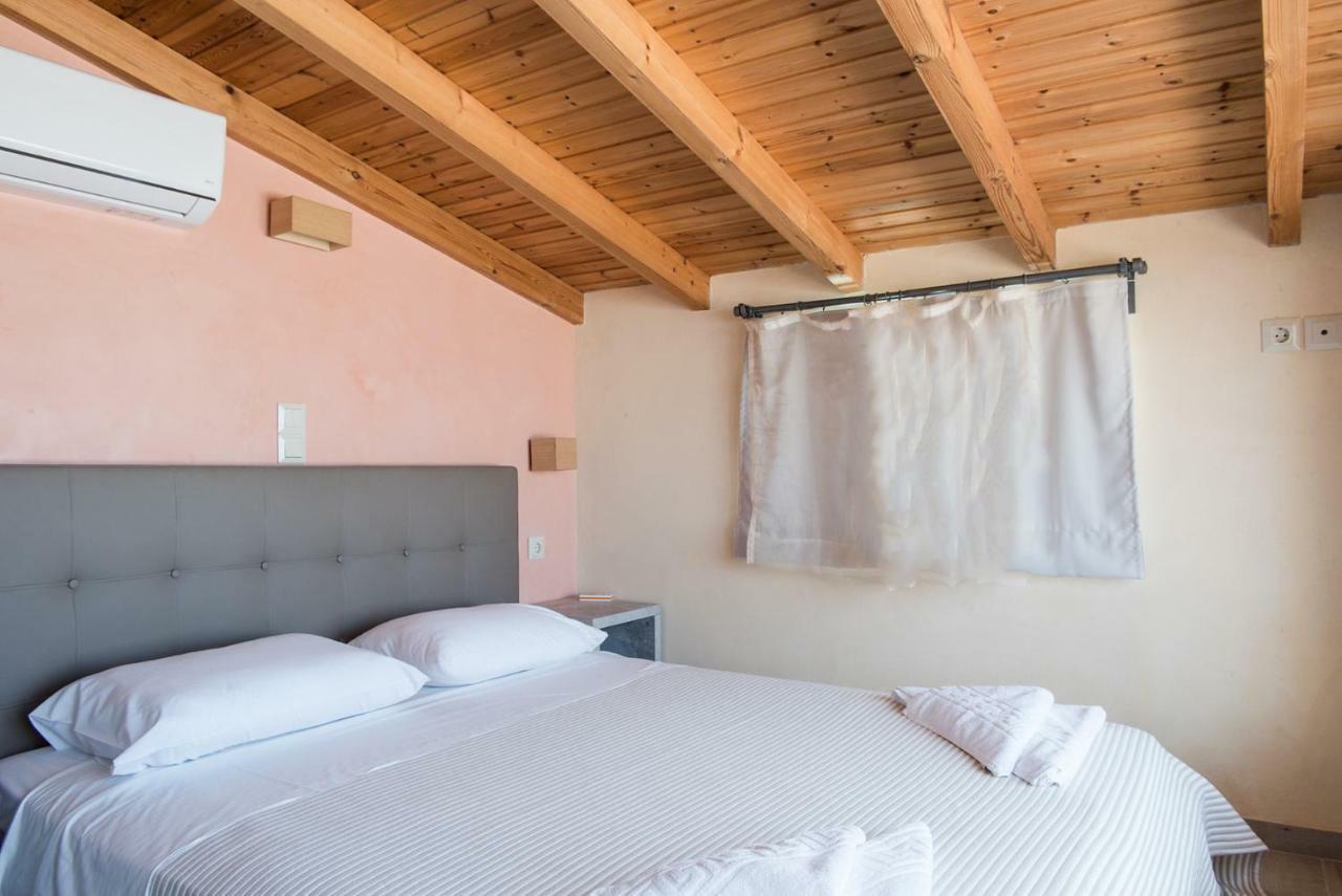 Pantanassa Villa Thalia Agia Marina  Bagian luar foto