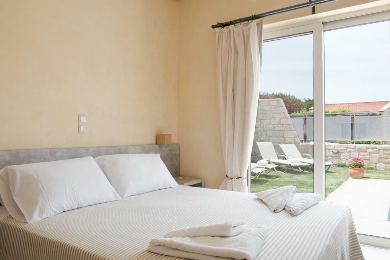 Pantanassa Villa Thalia Agia Marina  Bagian luar foto